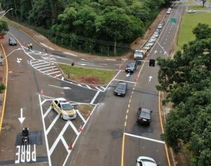 Semáforos da Av. Charles Lindemberg entram em funcionamento