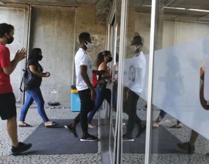 Reaplicação do Enem 2021 começa neste domingo em todo o país
