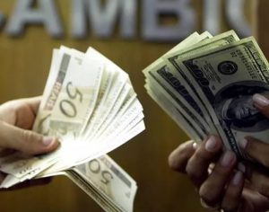Dólar tem maior queda diária desde janeiro, após discurso de Lula