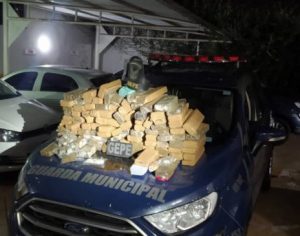 GM apreende 85kg de droga escondida ao lado de escola municipal