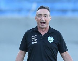 Londrina anuncia Roberto Fonseca como novo treinador para Série B