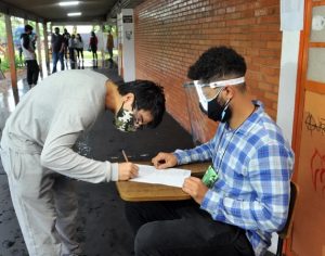 UEL tem vestibular em fase única e mais de 22 mil candidatos no domingo