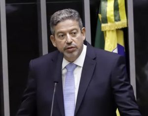 Arthur Lira é reeleito para presidência da Câmara dos Deputados
