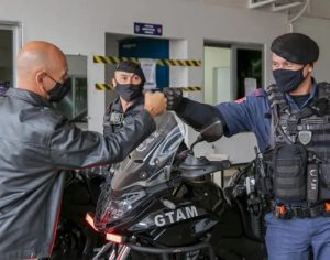 GMs travam ruas e ajudam família chegar ao hospital com urgência em Londrina