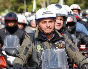 ‘Motociata’ de Bolsonaro teve 6 mil motos, indica análise digital; assista