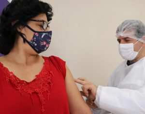 Londrina libera 4ª dose para agentes de saúde e pessoas acima de 55 anos