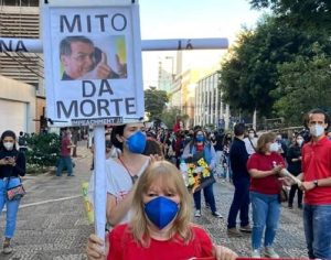 Escândalo de vacinas e Fundão são tema de ato contra governo em Londrina