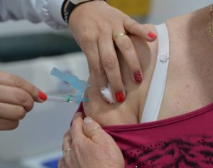 Londrina libera 4ª dose anti-covid para pessoas a partir de 50 anos