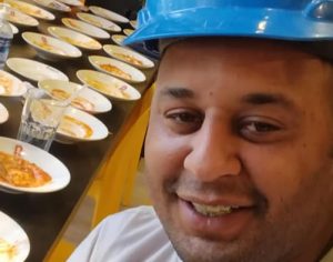 Homem é expulso de restaurante por ‘comer demais’ em rodízio; vídeo