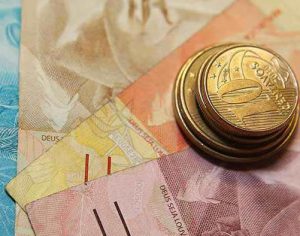 Salário mínimo no Brasil é o segundo menor em lista de 31 países