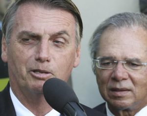 Bolsonaro se exime de culpa pela inflação e diz que situação “pode piorar”