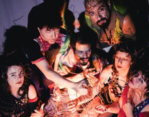 Caburé Canela promove encontro do digital com o analógico em 2º álbum