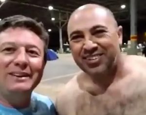 Caminhoneiros comemoram falso estado de sítio e viram memes na internet