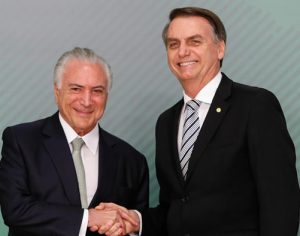 Com ajuda de Temer, Bolsonaro telefona para Alexandre de Moraes