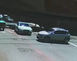 Câmera grava dois acidentes no mesmo lugar no Centro de Londrina