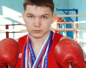 Boxeador fica em estado grave após lutar com urso que matou amigo