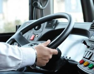 Empresa de Londrina abre mais de 100 vagas para motoristas e agentes de viagens