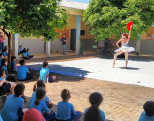 Funcart promove apresentações de dança e ballet em escolas de Londrina