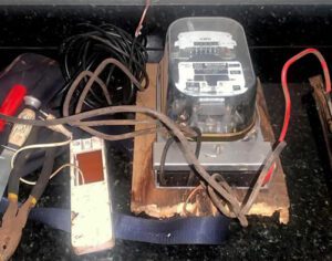 GM de Londrina prende homem que tentava furtar fiação elétrica