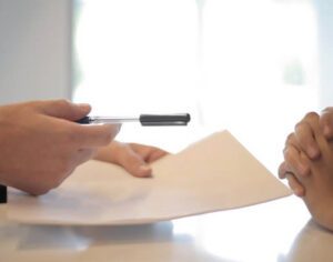 Saiba como fugir de golpes de investimentos financeiros