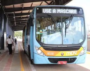 PM prende acusado de se masturbar dentro de ônibus em Londrina