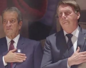 Bolsonaro se filia ao PL de Valdemar Costa Neto e retorna ao Centrão