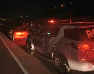 Suspeito de tráfico morre após ser alvejado por PMs na BR-369 em Cambé