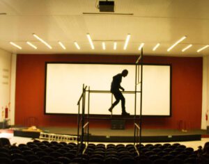 Documentário sobre cineclubes e salas de cinema de Londrina estreia este mês