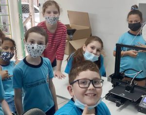Escola de Londrina ganha impressora 3D em projeto de robótica