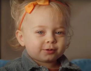 Mãe da bebê Alice reclama de memes com imagem da filha após comercial