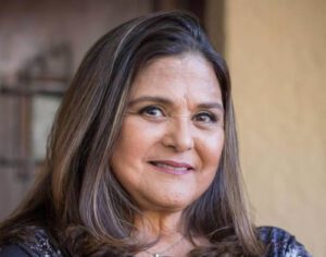 Atriz antivacina, Elisângela é internada em estado grave com sequelas da covid