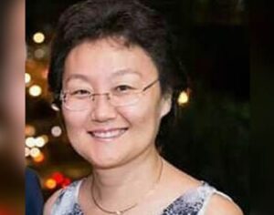 Amigos e familiares prestam homenagem à ex-secretária vítima de acidente