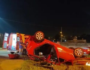 Cinco pessoas ficam feridas em grave acidente de carro em Londrina