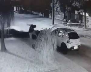 VÍDEO: Mulher trai marido com morador de rua após ‘mensagem de Deus’