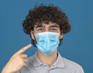 Enquete TEM: 51% são contra o fim do uso de máscaras em Londrina