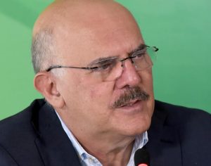 Ministro da Educação diz priorizar prefeitos amigos de pastor