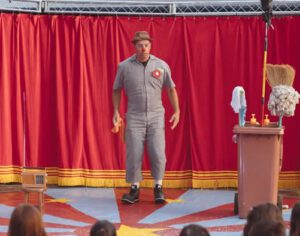 Vila Cultural Triolé apresenta espetáculo ‘O Zelador’ neste domingo