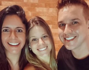 Trisal de Londrina enaltece poliamor e faz sucesso nas redes sociais