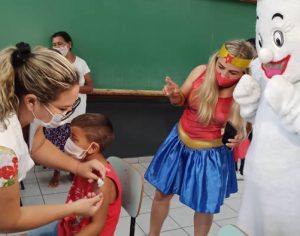 Londrina vacina crianças e adolescentes sem cadastro neste sábado