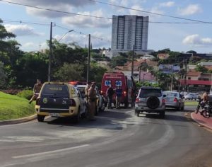Motociclista fica ferida ao escorregar em óleo na pista na Gleba Palhano