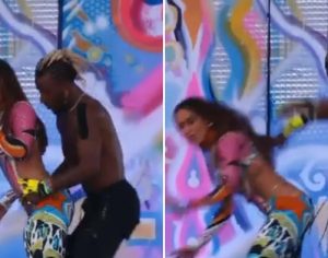 Dançarino de Anitta se empolga e derruba cantora durante show