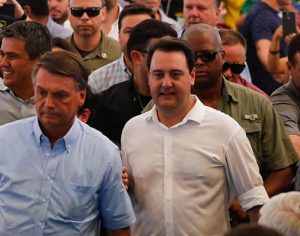 Bolsonaro e aliados visitam Santuário de São Miguel Arcanjo