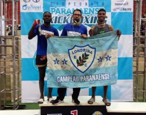 Equipe londrinense de kickboxing é campeã Paranaense de 2022