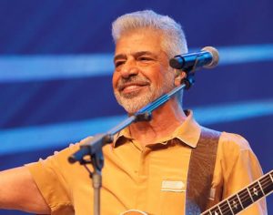 Shopping de Londrina presenteia clientes com show do Lulu Santos