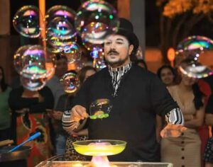 Barracão Tangará tem apresentação ‘O Mago das Megabolhas’ no sábado
