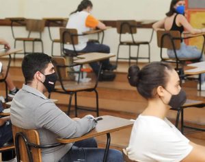 UEL mantém uso de máscaras em locais fechados até 22 de setembro
