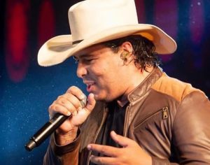 Cantor Aleksandro e integrantes da equipe serão velados em Londrina