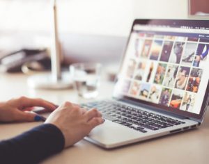 Presença online é solução para empreendedores aumentarem faturamento em 2022