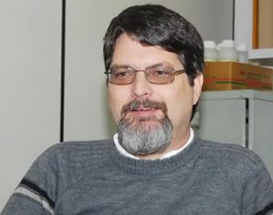 Professor da UEL vítima da covid-19 é homenageado e dá nome a viaduto