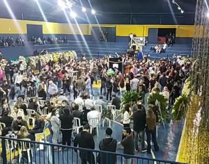 Cantor Aleksandro, roadie e baterista são sepultados em Londrina